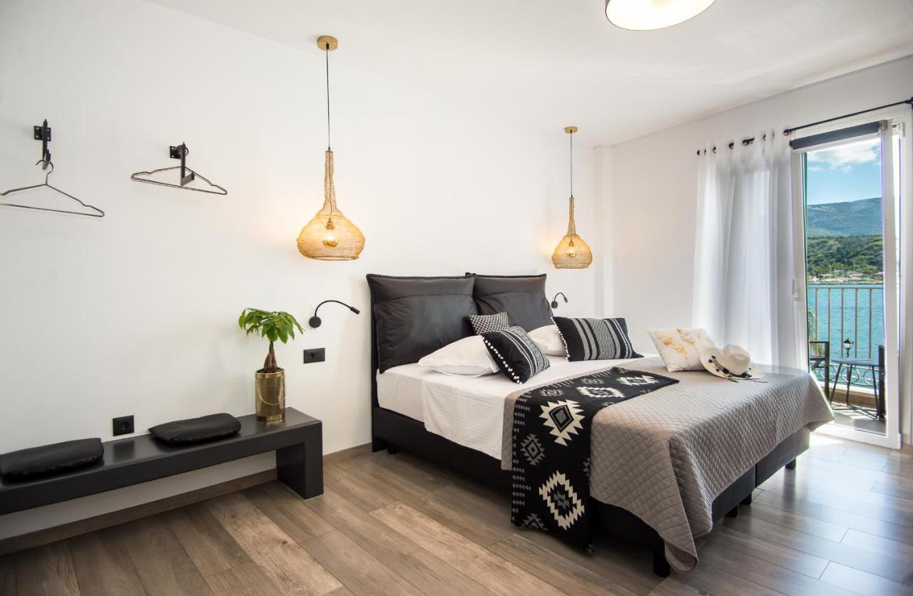 A & B Minimal Suite Ιι With Sea View In Argostoli Extérieur photo